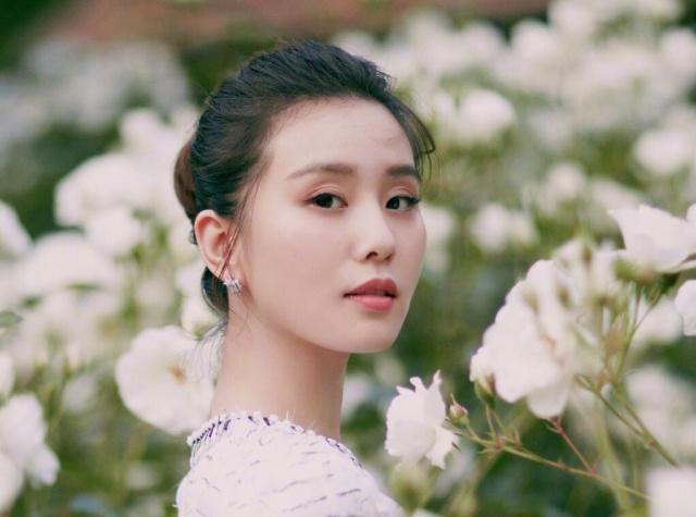 重生后她只想离婚，一心养活自己的孩子，前夫却不离不弃，军嫂文