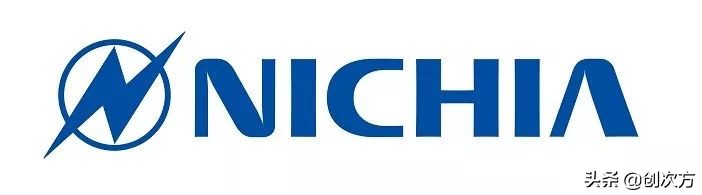 野外必备EDC，一把刀+一个手电，防尘防水耐摔，自己就能去冒险