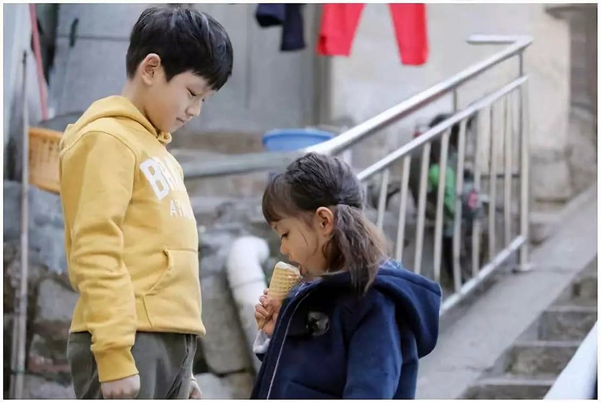 二胎老大老二区别,为什么二胎家庭老二比老大更机灵