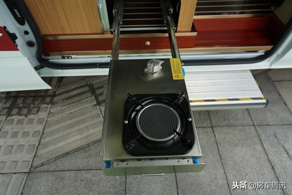 可下地库的福特新全顺b型房车,最便宜的福特新全顺b型房车