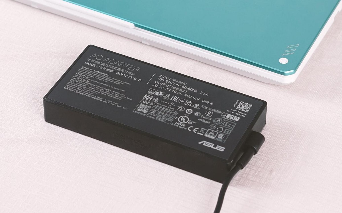 性能怪兽,5900HX+RTX3070,2.5K屏幕,华硕进阶版天选2笔电测评