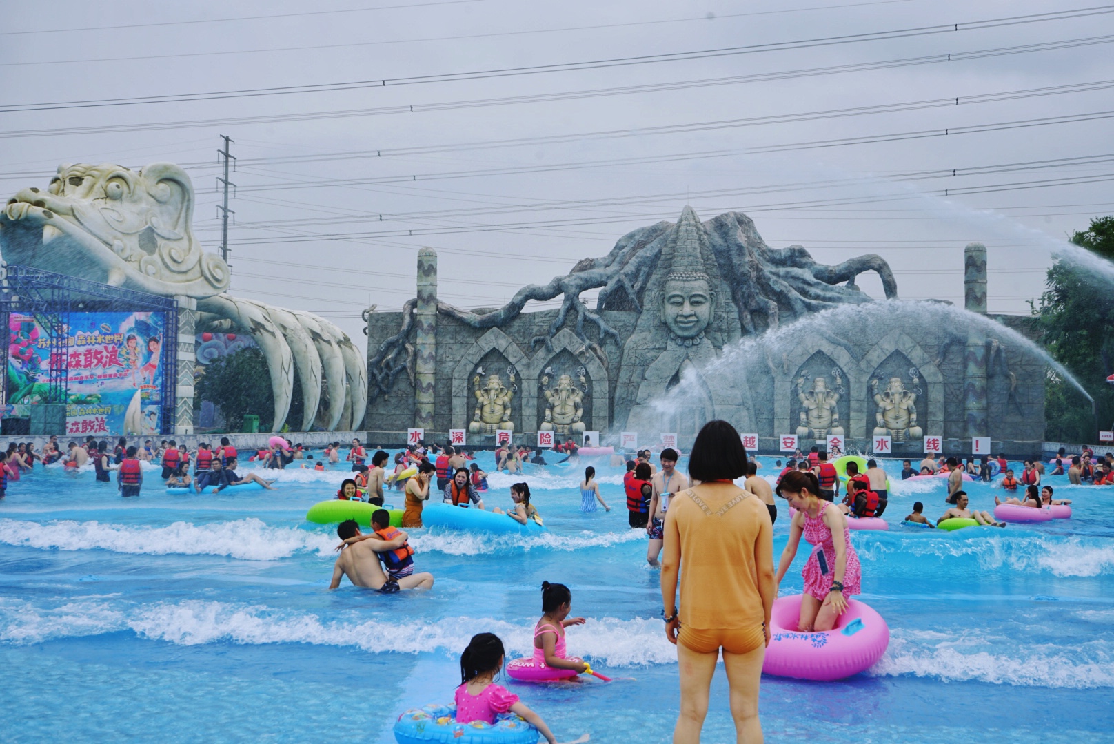 苏州乐园夜场游玩攻略,苏州乐园攻略玩的人多不