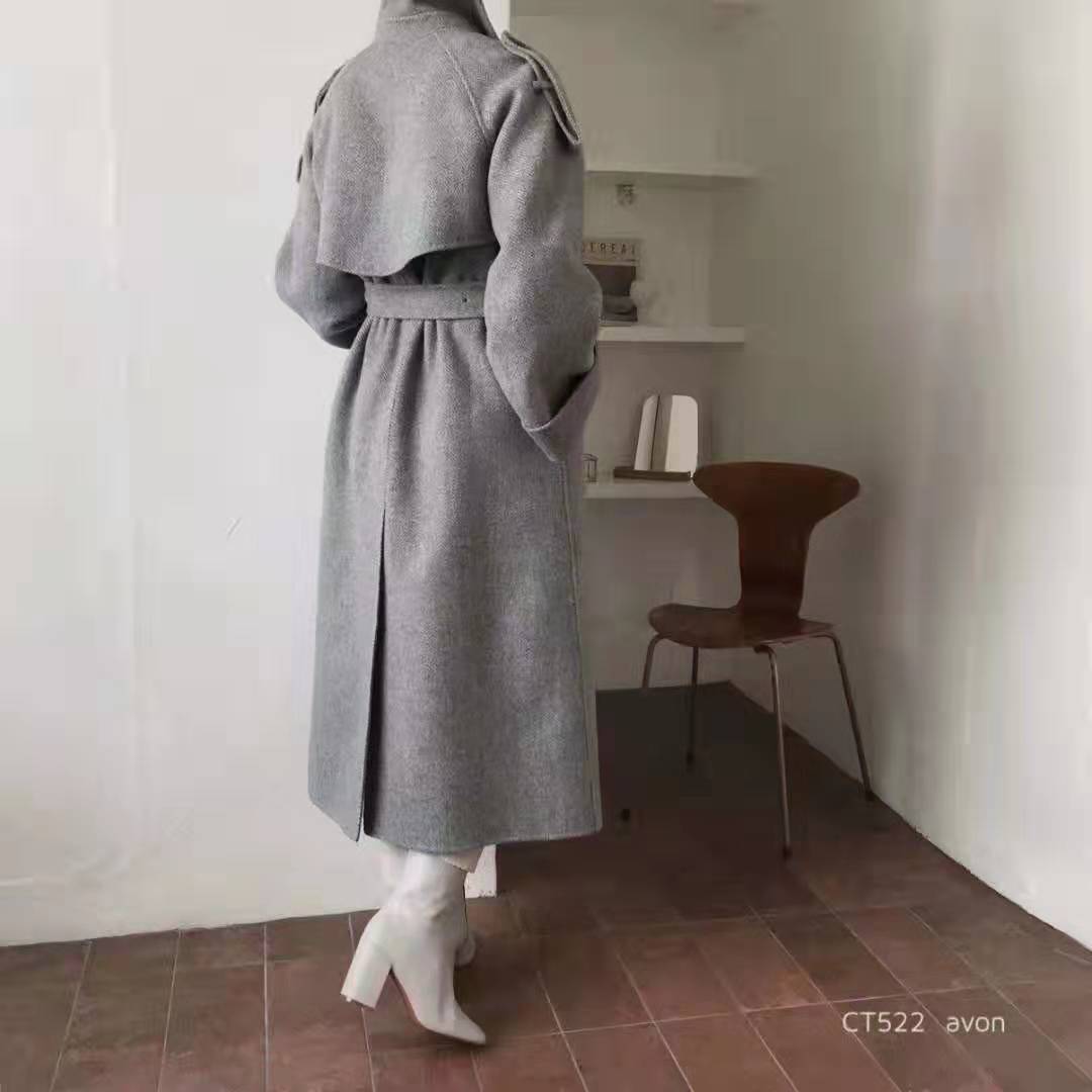 2018年韩国爆火的红蓝两边外套,韩国最新外套穿搭