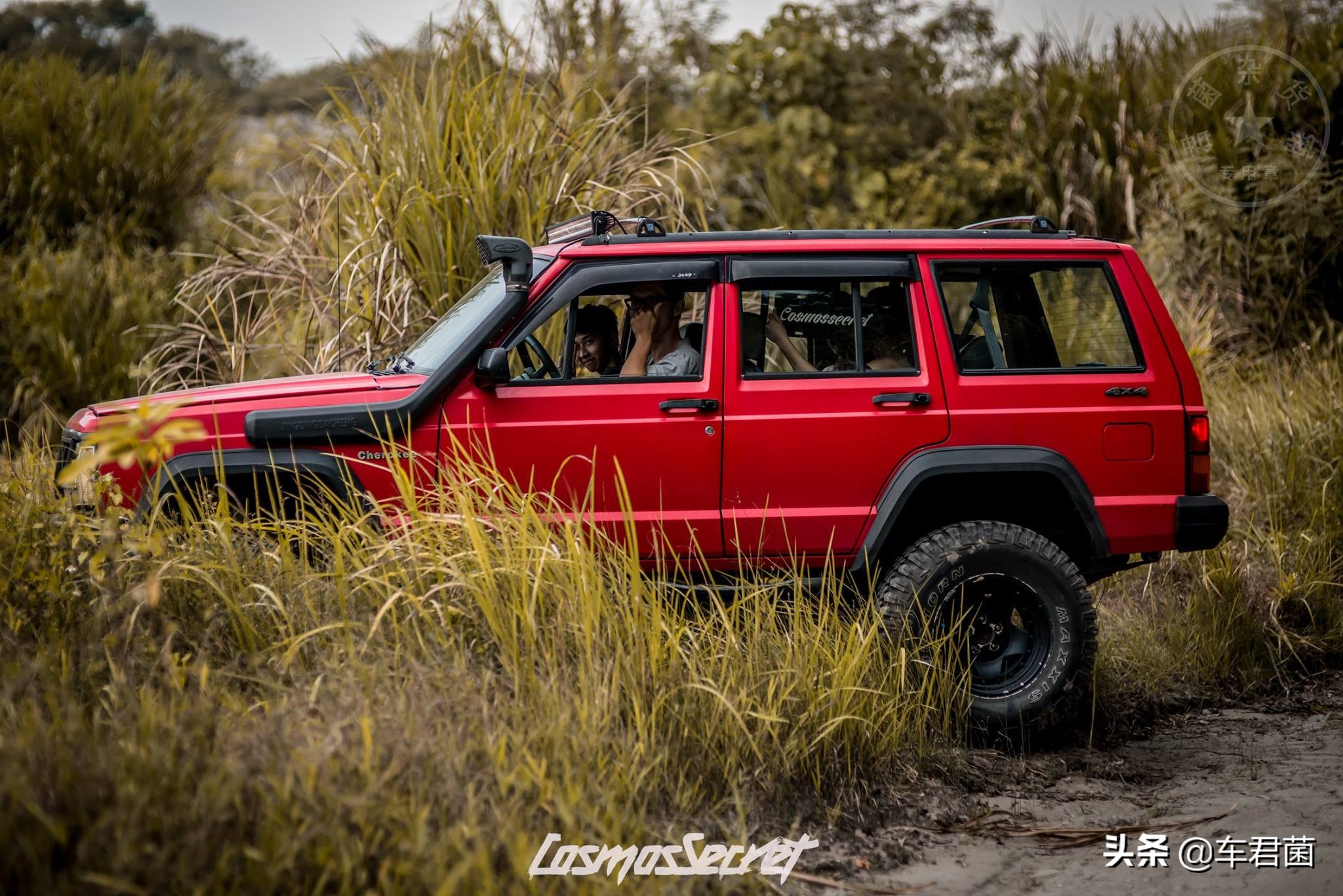 2014吉普切诺基4x4价格,老款吉普大切诺基4x4