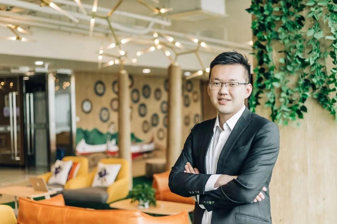 成都台青李伟国回蓉复工“人肉”带回一箱防疫物资