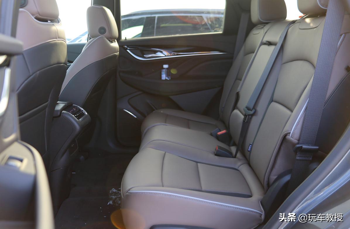 十万家用7座性价比最高的suv推荐,这2款高大威猛的同门7座suv你选谁