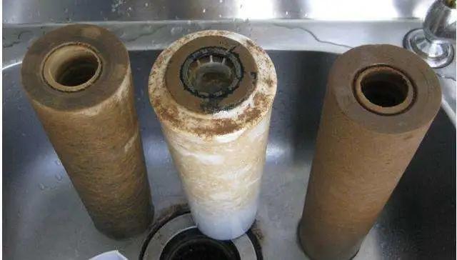 净水器滤芯必须定时更换吗,净水器定期更换滤芯可以使用多久