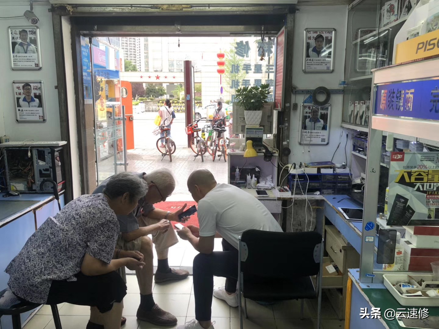 手机不开机了是电池坏了吗,手机无电池自动开机