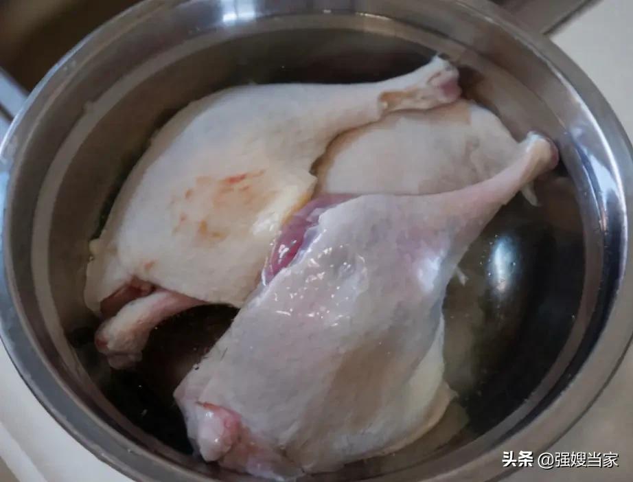 烟熏腊鸭腿和普通腊鸭腿,腌鸭腿蒸几分钟
