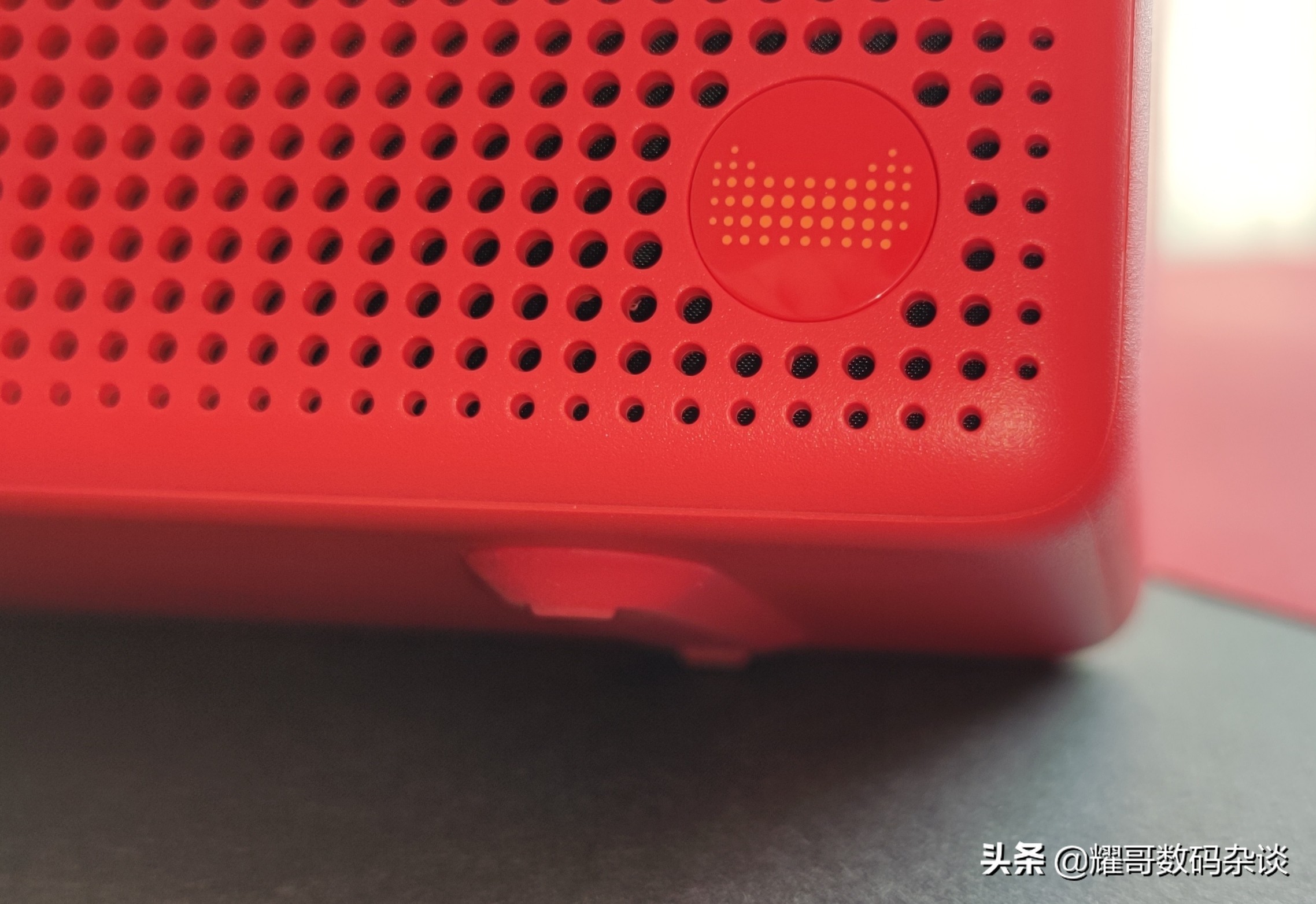 天猫精灵和小爱音箱哪个音质好,天猫精灵智能吸顶音箱和智能家居