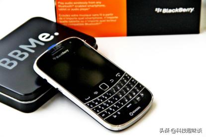 经典机皇黑莓9900,黑莓q20和9900哪个好