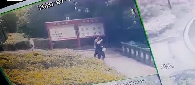 大学偷外卖事件,大学生偷外卖事件评述