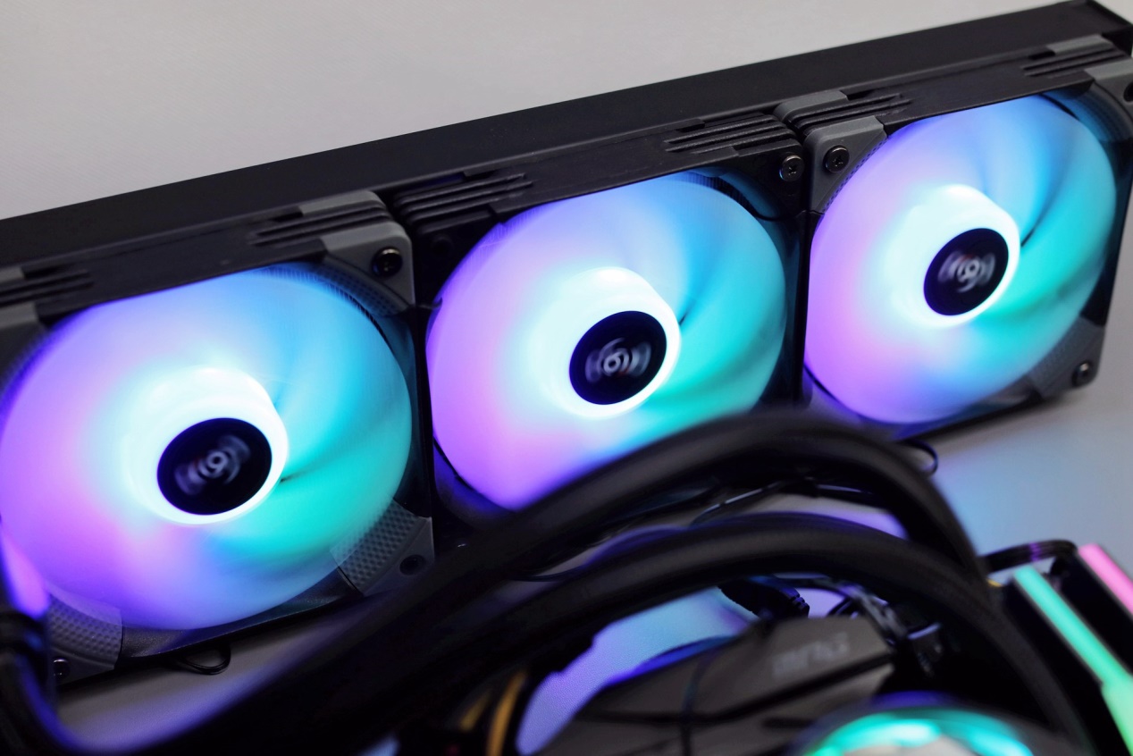 aigo360水冷散热器,稳压13600kf风冷散热器推荐