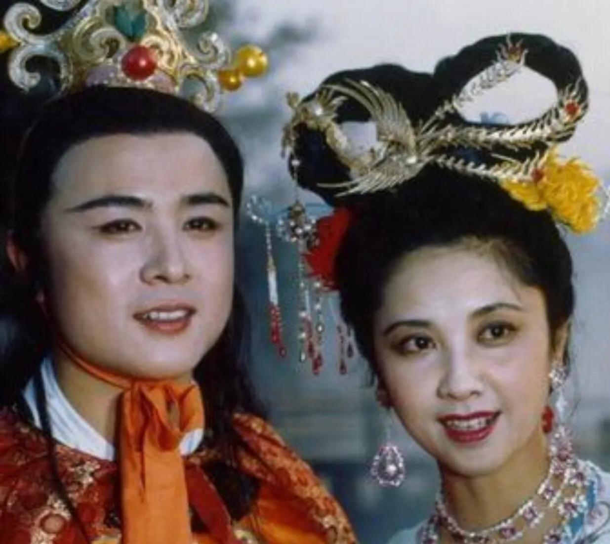 明星整容和不整容老去有什么区别,自然老去和整容明星的对比