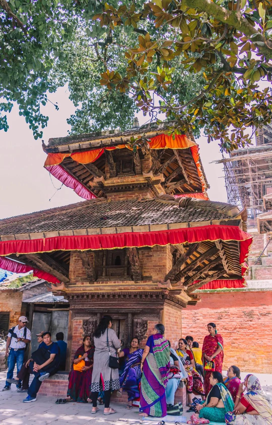 这个微笑国度,见人就夸漂亮,300元就能在天空滑翔