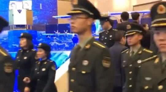 07士兵短袖夏常服是什么肩章,07式陆军和火箭军套式肩章区别