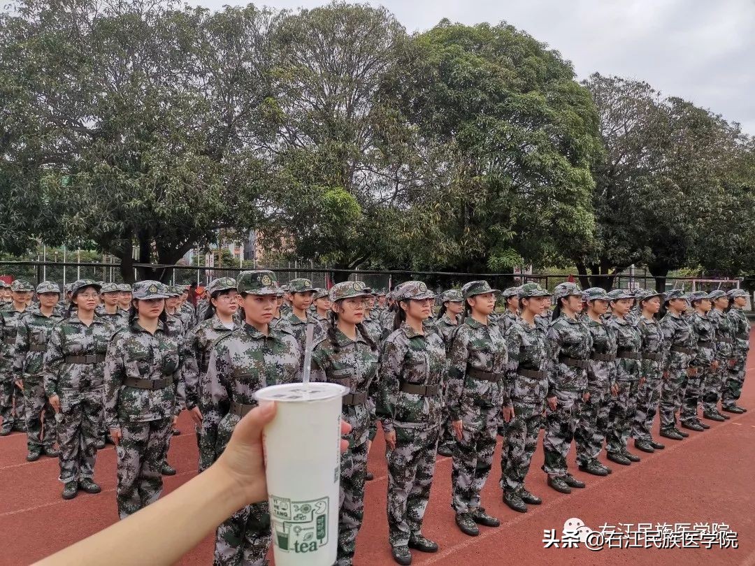 军训和教官发生的趣事,军训和教官甜蜜小事