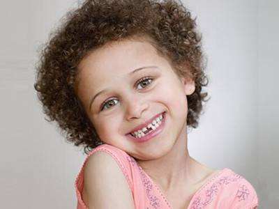 孩子换牙期间要吃哪些硬的东西吗,小孩换牙期牙齿有虫牙怎么办