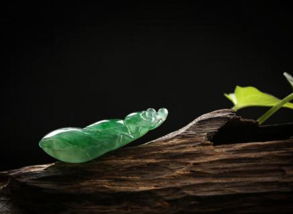 现在翡翠怎么那么多假货,翡翠假货多为什么还有那么多人买