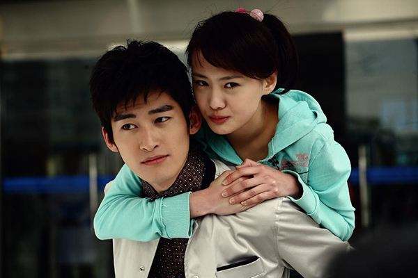 郑爽喜提分手热搜，被网友发现贱卖男士西装，网友：不是张恒的