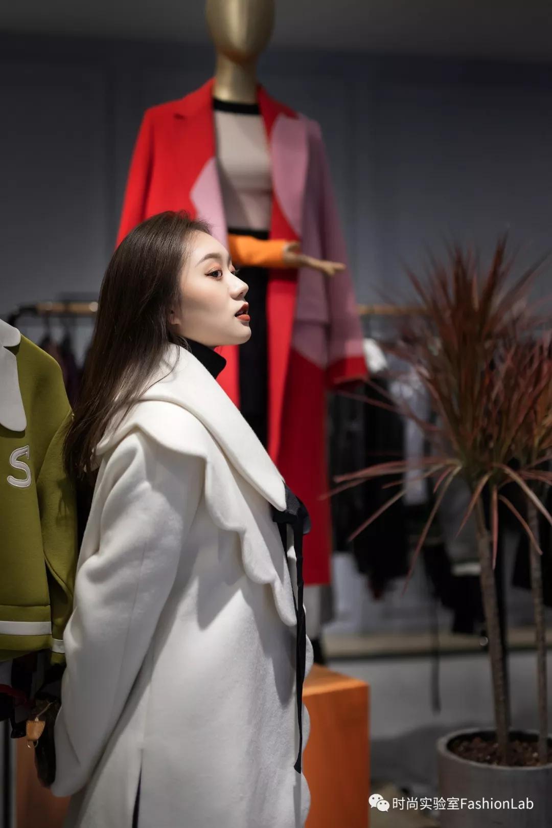 送对年终礼物是当代青年的社交核*器武**