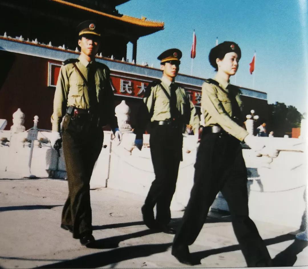 中国警服变迁的历史意义,警服变迁可以反映出什么