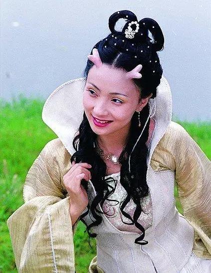 “蕾丝”挂脸上，《天龙八部》告诉你，“得罪”造型师后果有多惨