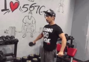 溜肩撑不起衣服怎么办,溜肩穿大衣不好看怎么办