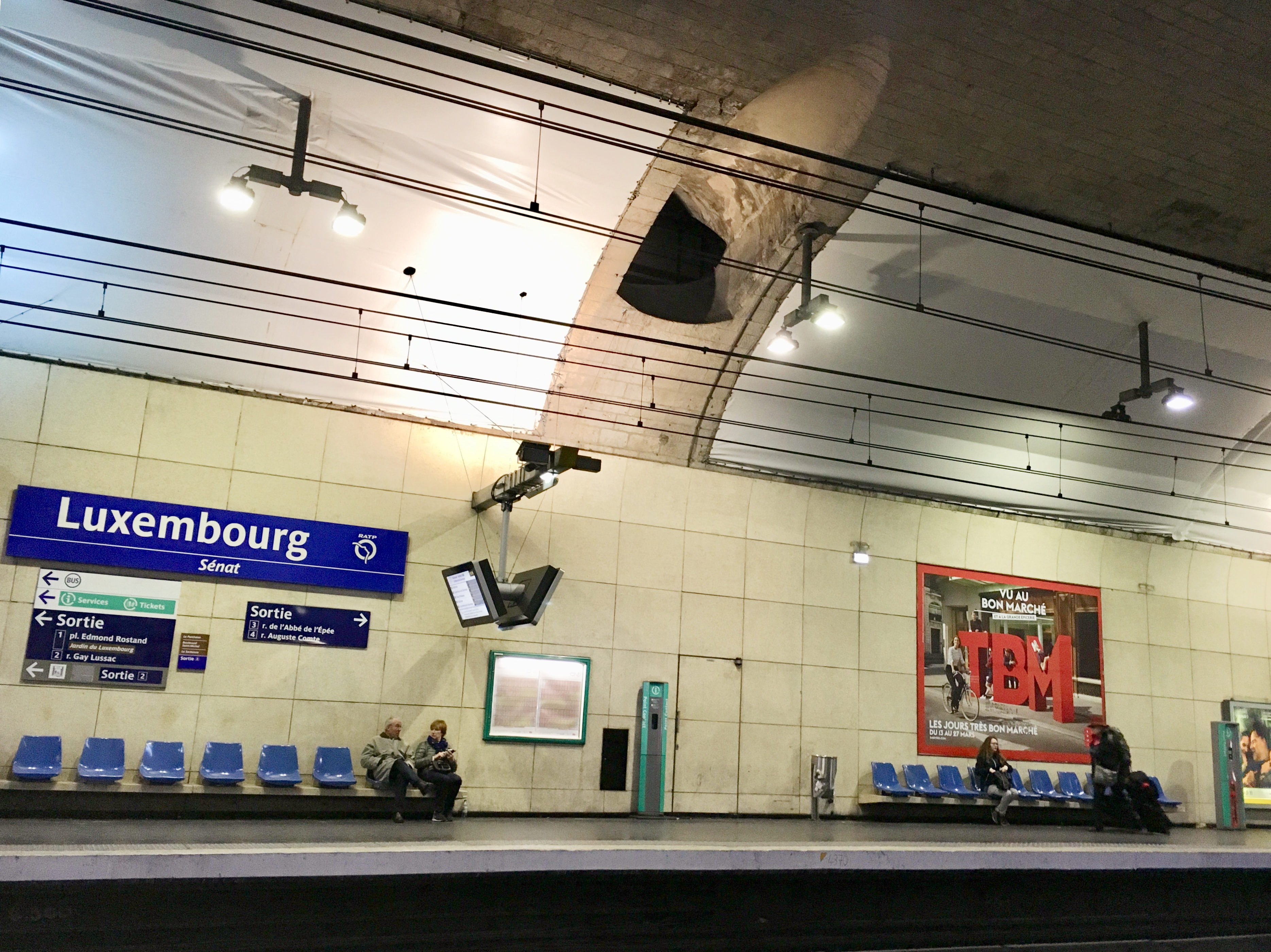 宸撮粠鏃呰骞茶揣,宸撮粠鐨勬棩涓庡鏃呰