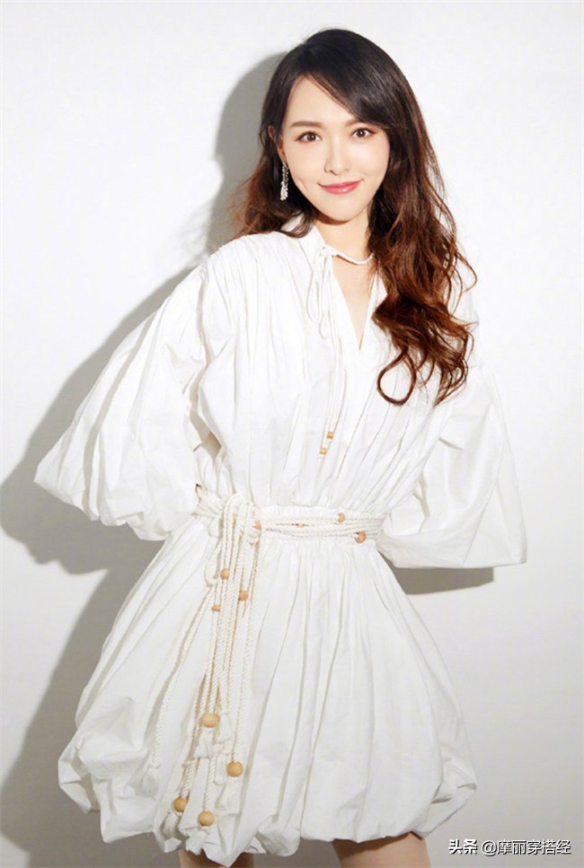 对粗手臂束手无策?泡泡袖来为你打掩护,演绎浪漫的少女风