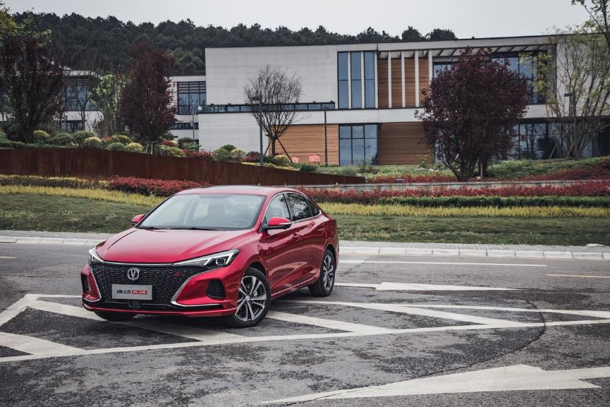 宝马f20评价,逸动plus高速稳定性怎么样