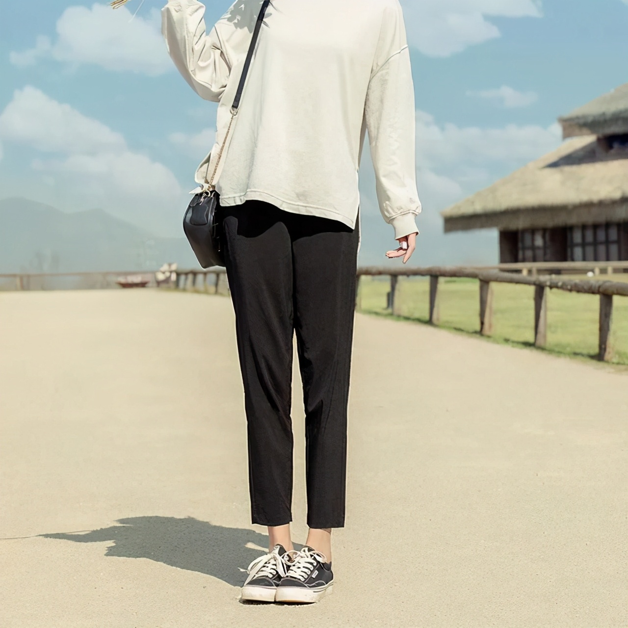 超凉爽的裤子显瘦又百搭,初夏穿搭显瘦中性风裤子