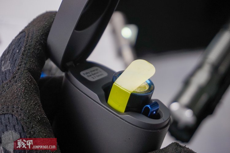 开启无线充电时代，OLIGHTBaton3手电尊享版