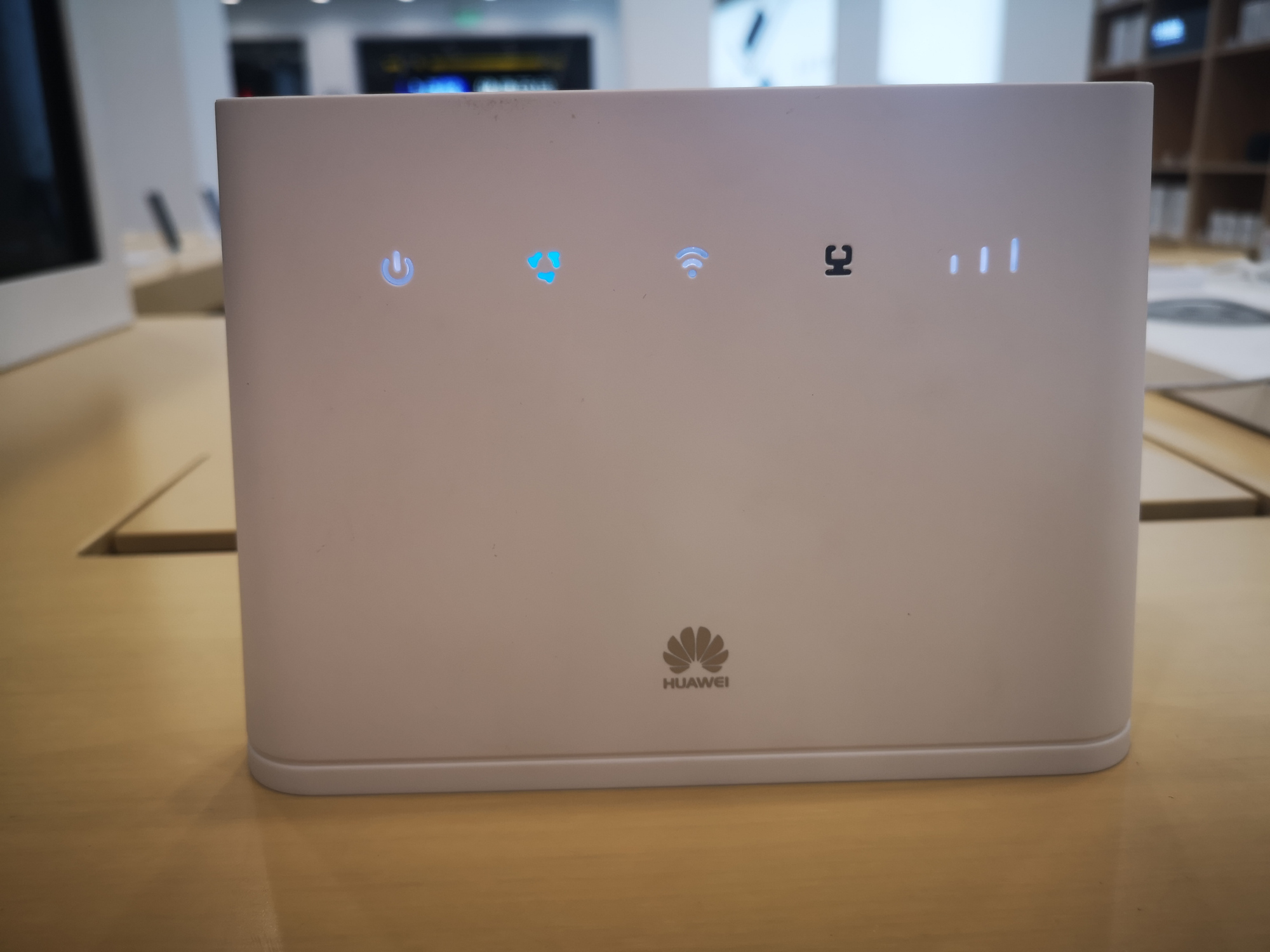 华为4g无线路由器如何使用,华为4g路由器可以直接上网吗