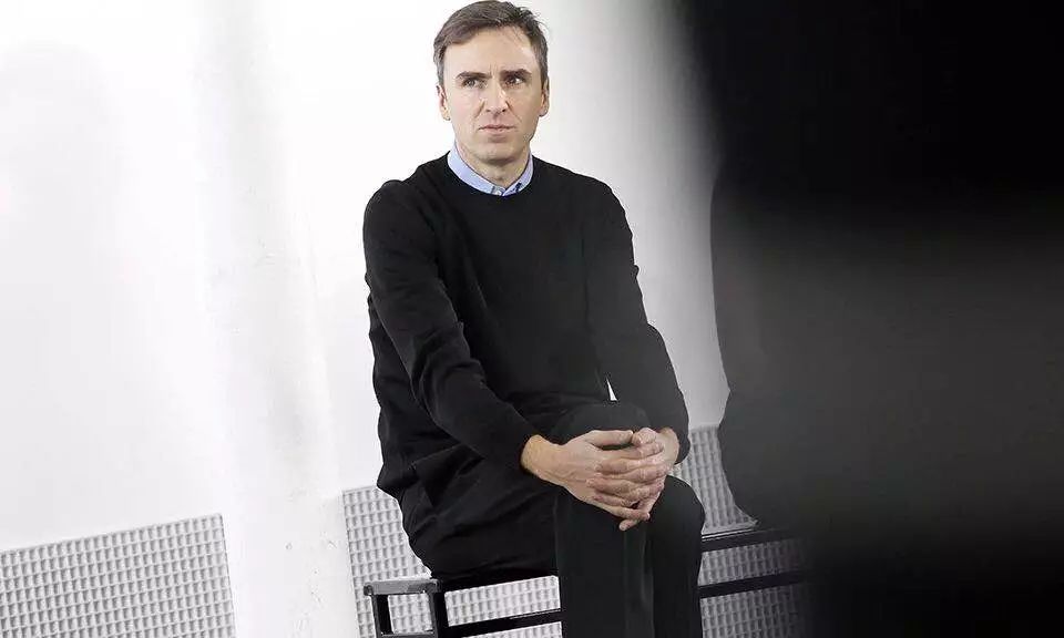 CK的董事长和设计师闹翻,花八亿元撇清关系!究竟该怪谁?