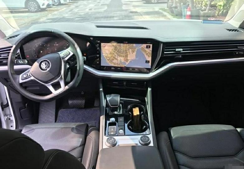 大众途锐与宝马x5对比图,大众途锐跟宝马x5谁好