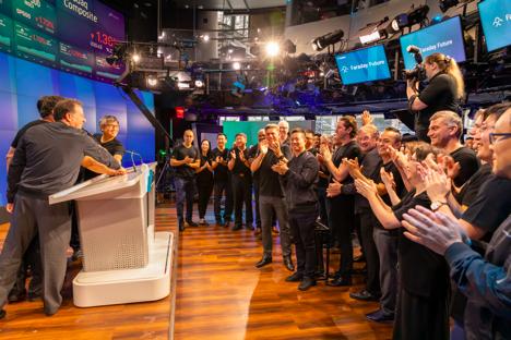 FF融资约10亿美元挂牌纳斯达克股票代码“FFIE”