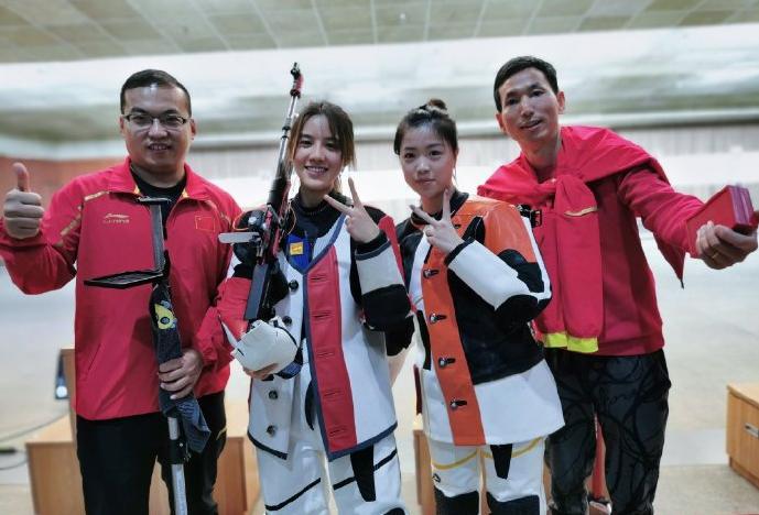 中国选手杨倩勇射落奥运会首金,杨倩夺冠清华校园