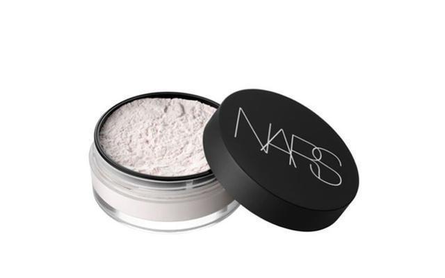 拒绝油光满面，6款超高口碑散粉推荐，每个都是夏日救星