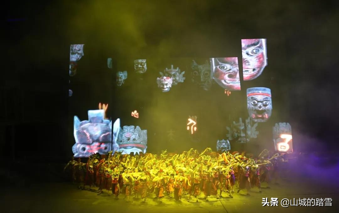 去凤凰古城有必要看演出吗,吐槽凤凰古城