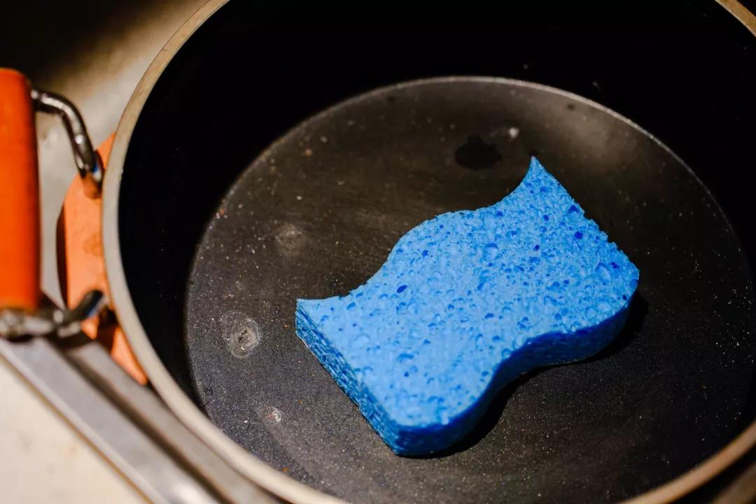 只吃饭不想洗碗？moyori魔力清洁豆豆擦，油腻腻的锅碗盆一抹即净