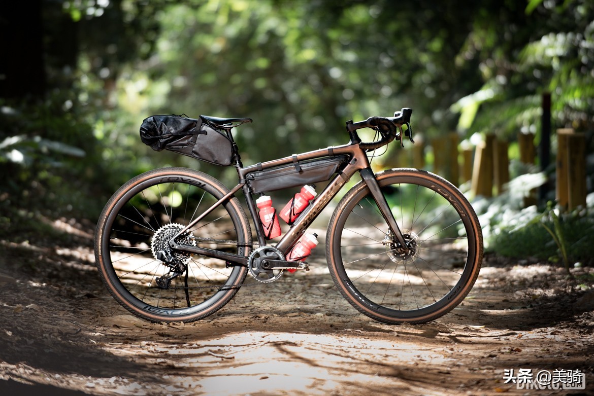 冒险砾石公路车评测,闪电公路车s-workssl7入门级