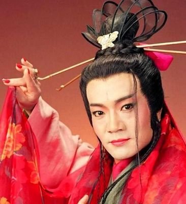 笑傲江湖96老版,96版笑傲江湖令狐冲发现山洞