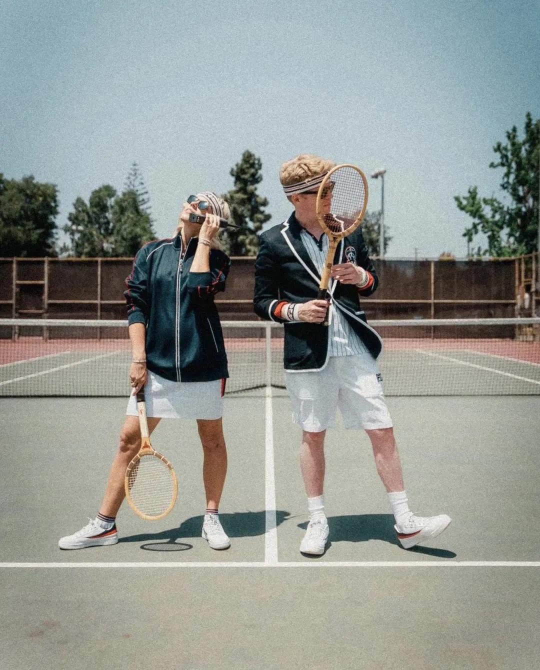 瑜伽服后面的球,瑜伽服后面蝴蝶结