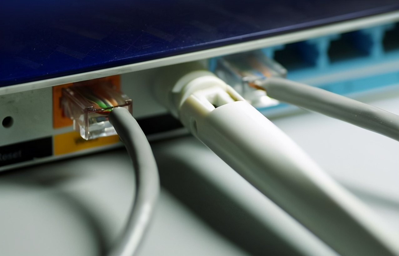 路由器旁不要放这些很影响网速,路由器正确的摆放能增加一倍网速