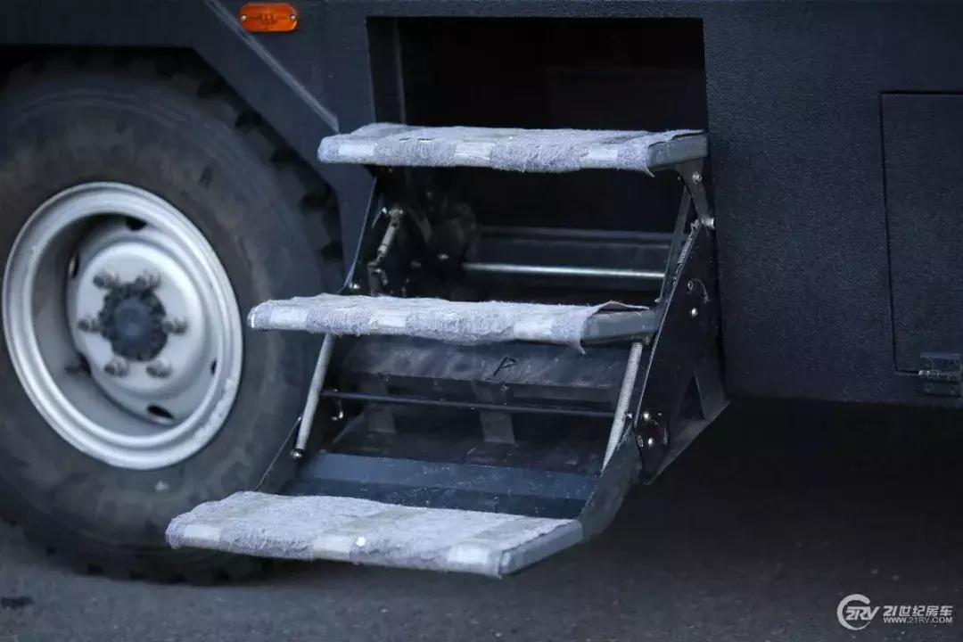 四驱带差速锁越野原厂房车,低顶四驱越野房车介绍