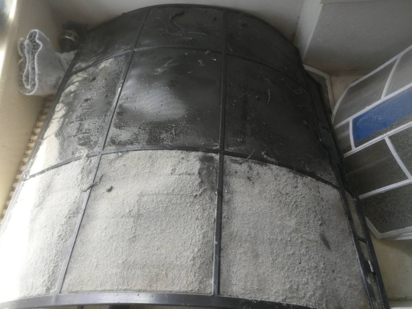 tcl立式空调怎么清洗过滤网,天丽空调过滤网怎么取下来清洗