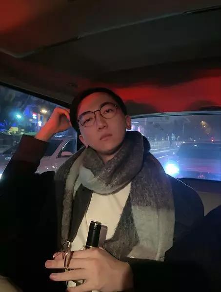 邑人电影院的读者们，向您拜大年了