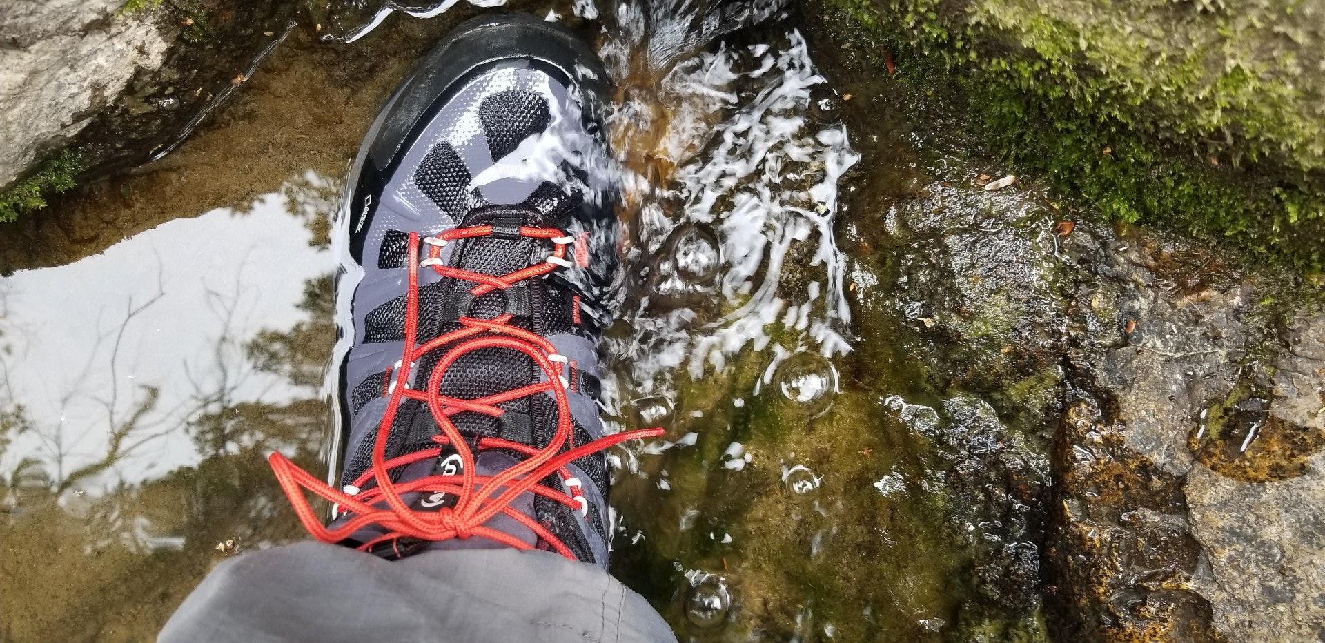 aku登山鞋属于什么档次,aku户外登山鞋