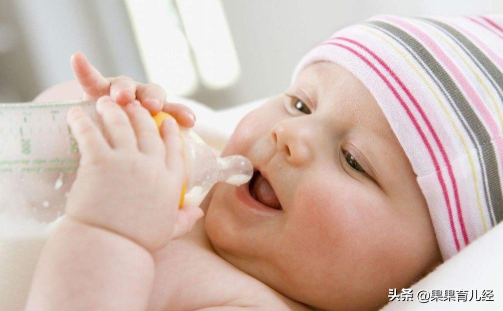 宝宝抗拒奶瓶的表现,宝宝抗拒奶瓶怎么办一天没吃了